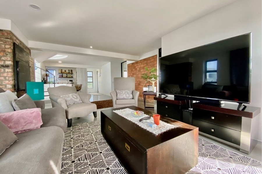 To Let 2 Bedroom Property for Rent in Island View Western Cape